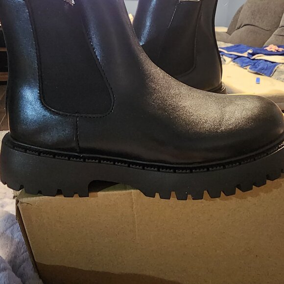 Boots - Picture 3 of 3